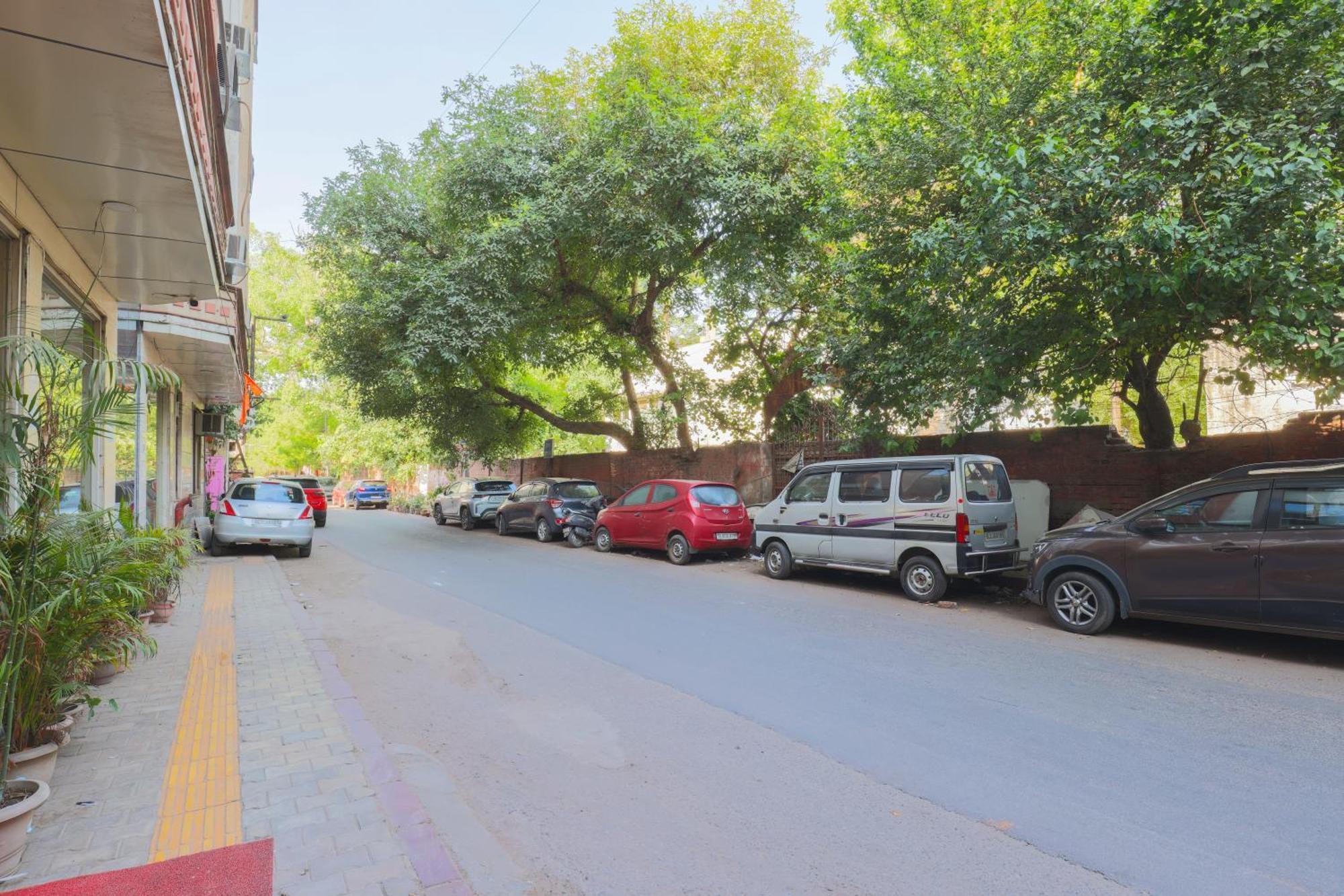 Hotel Blessings On Road Near New Delhi Railway Station Paharganj Экстерьер фото